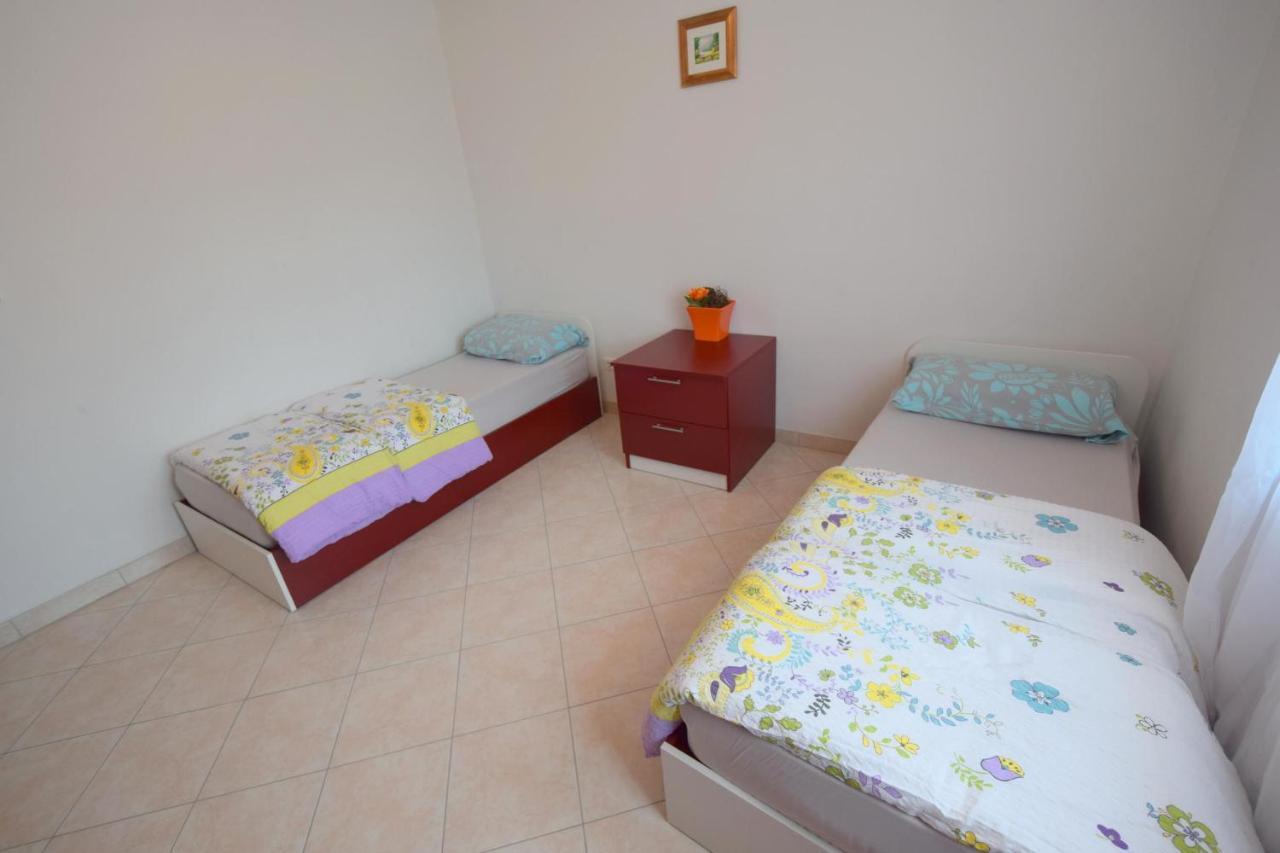 Apartments Gabrijel Malinska Exterior foto