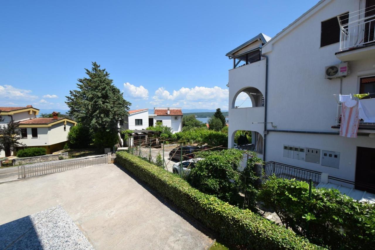 Apartments Gabrijel Malinska Exterior foto